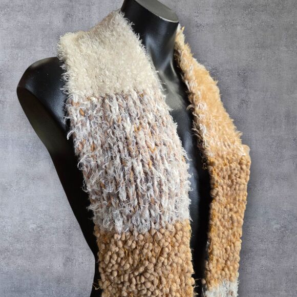 Mixit Scarf Womens One Size Cream Tan Infinity Loop Fuzzy Boucle Knit Chunky - Picture 3 of 9